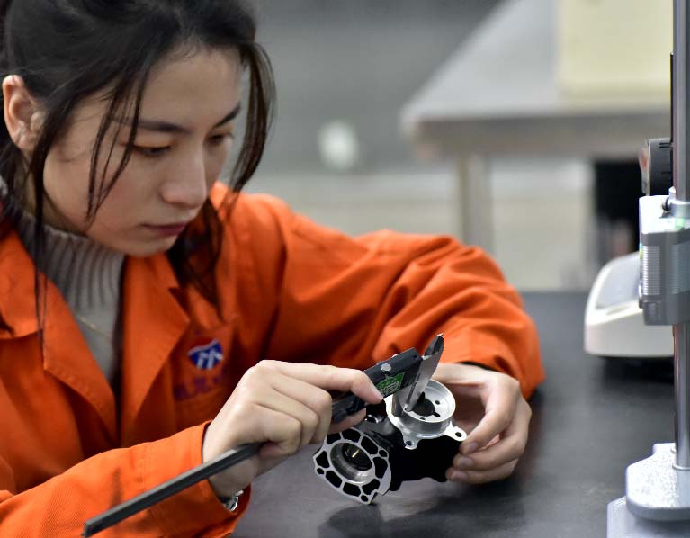 Calliper inspection in process quality control for prototype cnc machining
