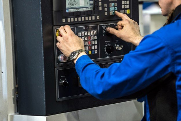 CNC-operator-cnc-machine