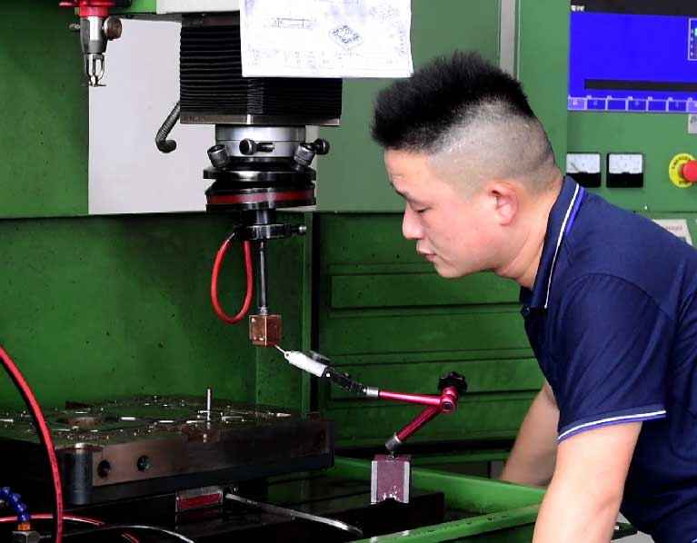 Electric-Discharge-Machining-Die-Casting-Tooling