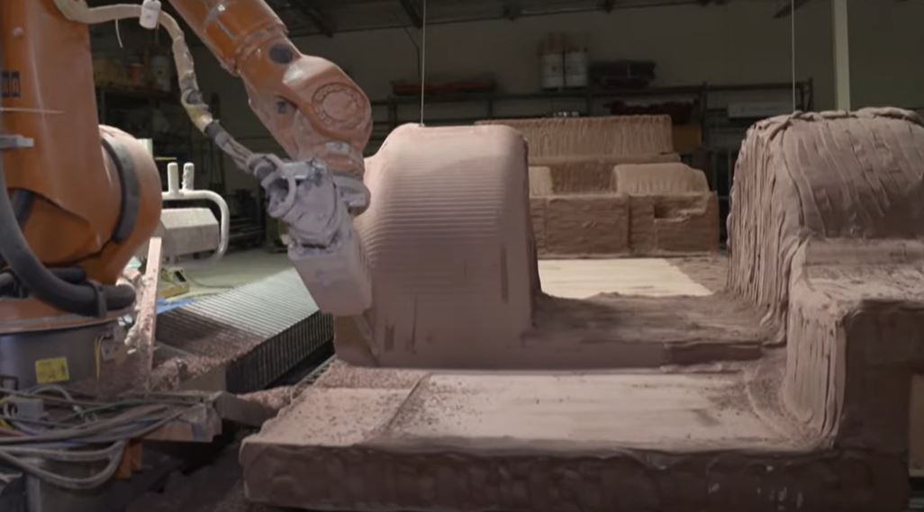 Machining Huge Mold With 7 Axis CNC Machining Robot