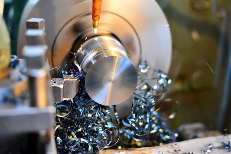 The difference between CNC Milling and CNC Turning Machining