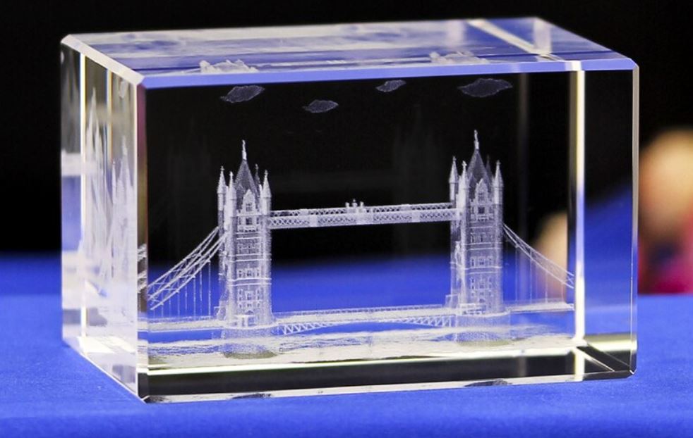 Sub-surface Engraved 3d Image
