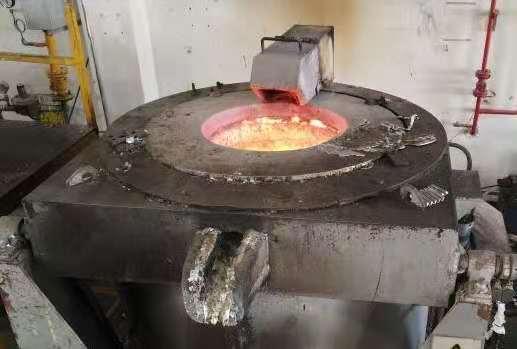 Melting aluminum