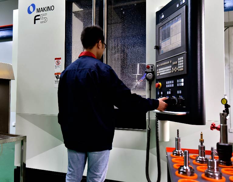 Makino-F5-Machine