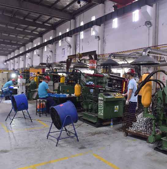 Sunrise-Metal-Zinc-Die-Casting-Workshop-Zinc-Die-Casting-Manufacturer-Equipment